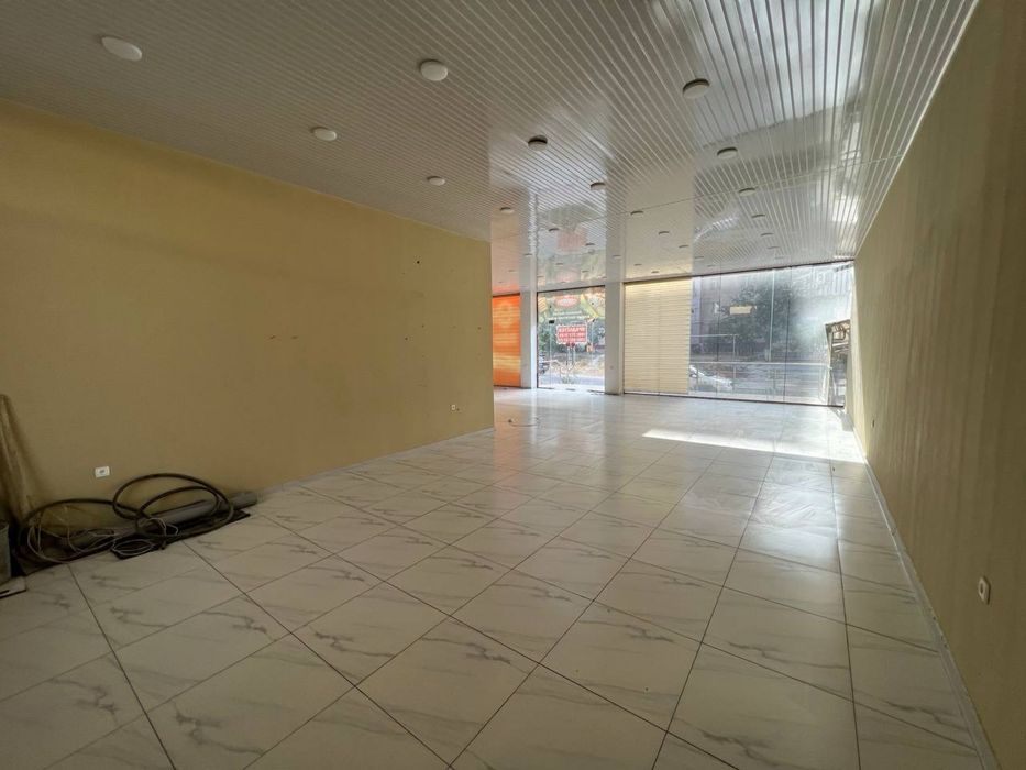 Срочно продается Магазин с полуподвалом