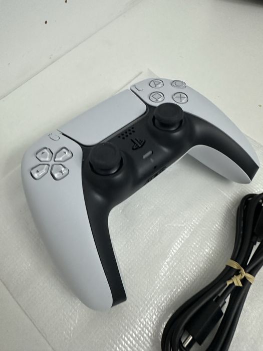 Продам оригинальный джойстик PS5