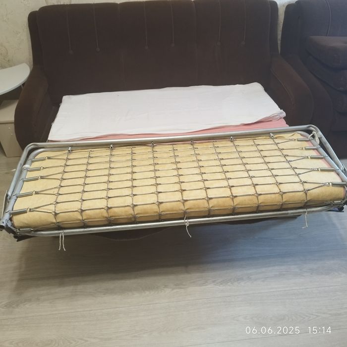 Диван и два кресла