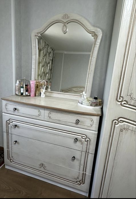 Спальный гарнитур