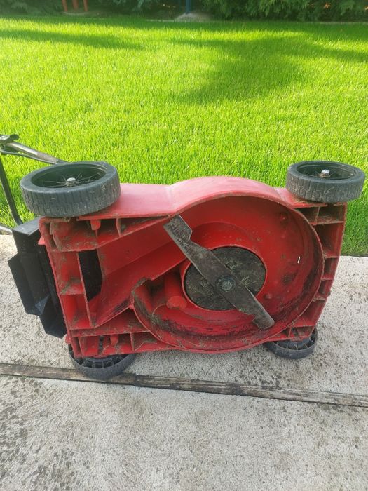 Masina electrica de tuns iarba