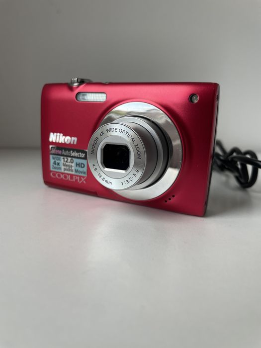 Aparat Foto Digital NIKON COOLPIX S2550 RED 12.0 MP, 8GB, Wide 4X Zoom, HD Movie, Digital Point and Shoot Camera