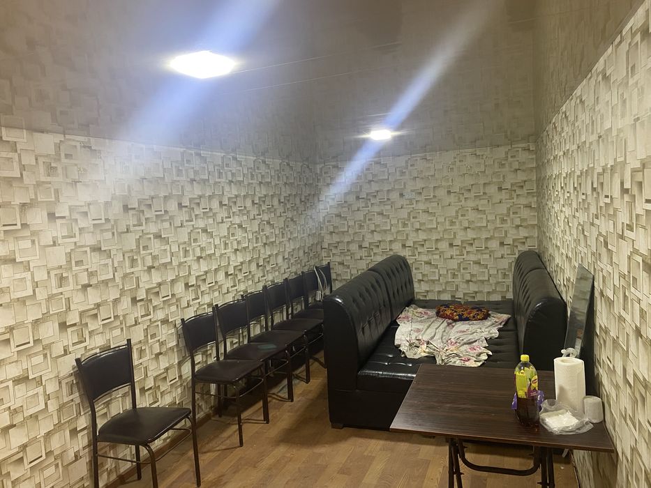 Прадаетса прадуктовий магазин