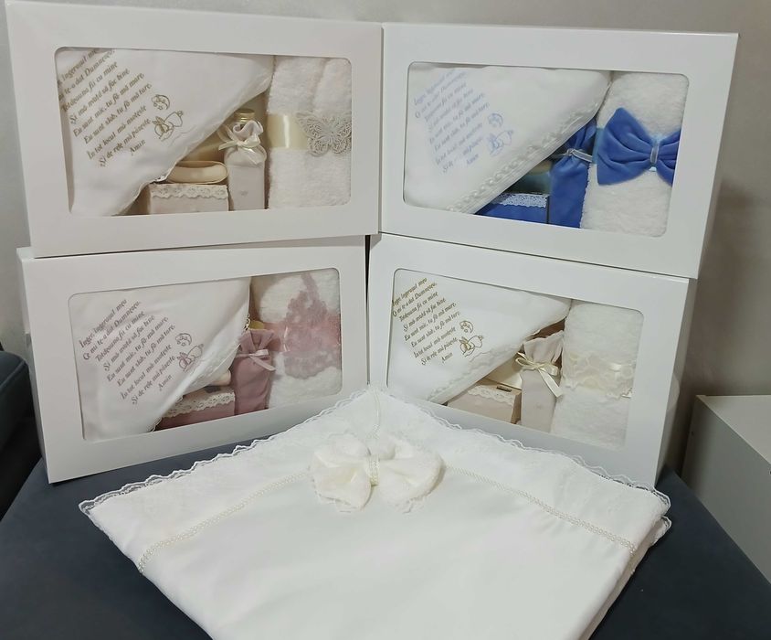 Trusouri botez disponibile