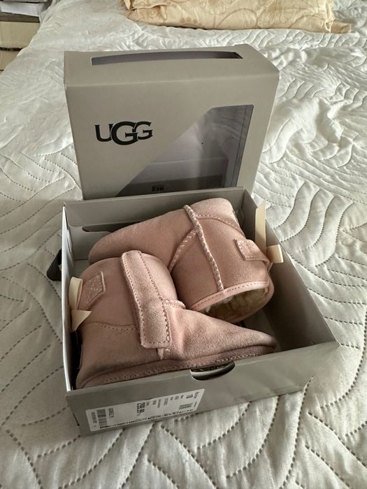 UGG бебешки ботички EU 18 и 20