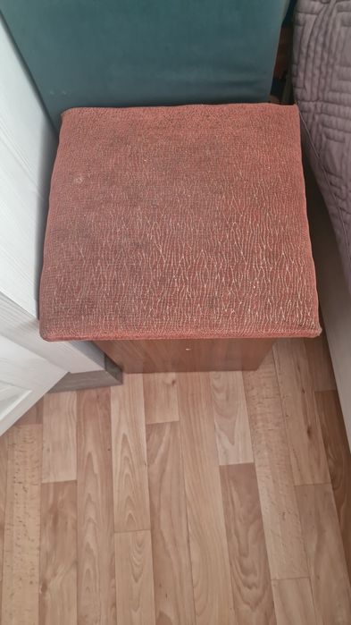 Продам стол с табуретками