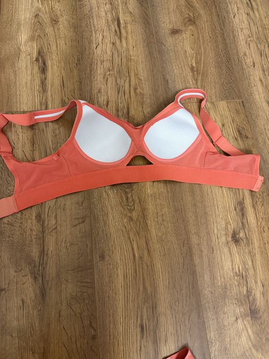 Спортен клин и топ Adidas