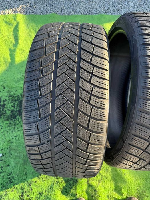 Anvelope Iarna 265/35/22 Vredestein