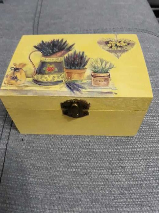 ръчно декорирани дървени кутии