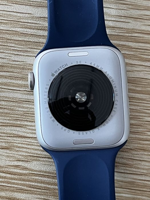 Продается Apple Watch Se 44mm