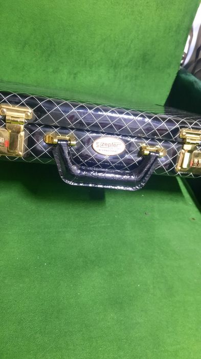 Продам чемодан для работы