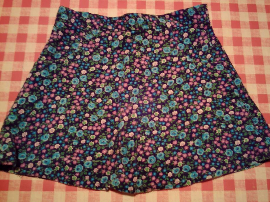 продавам стари детски дрехи