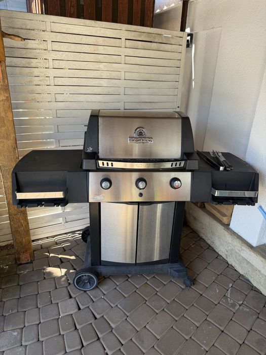 Grătar pe gaz Broil King Signet - Inox / 3 arzătoare