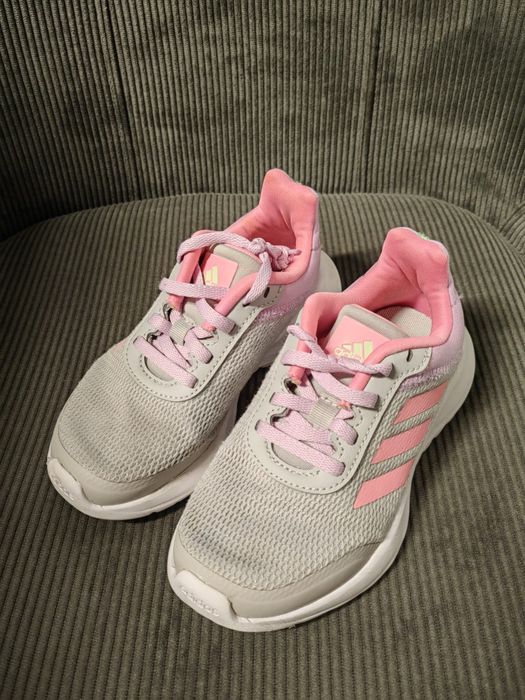 Adidași Adidas nr 28