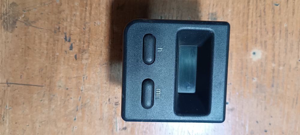 Часы электронные  для Ford