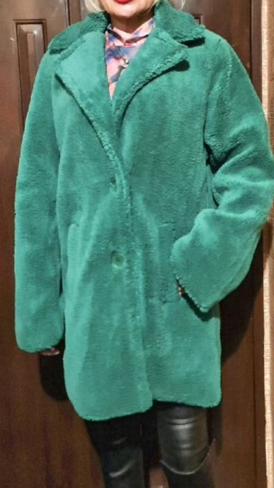 Зелено топло,дебело и меко зимно палто ,олекотено и удобно. S/M