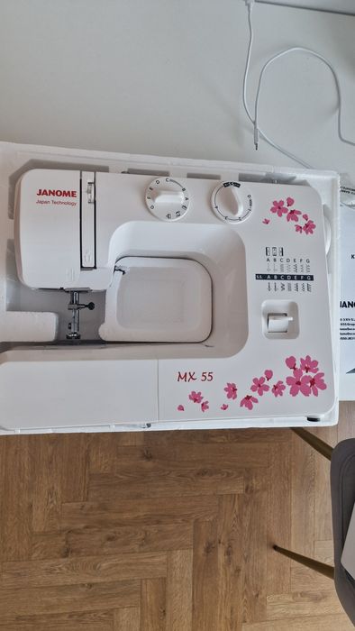 Продам новую швейную машинку.