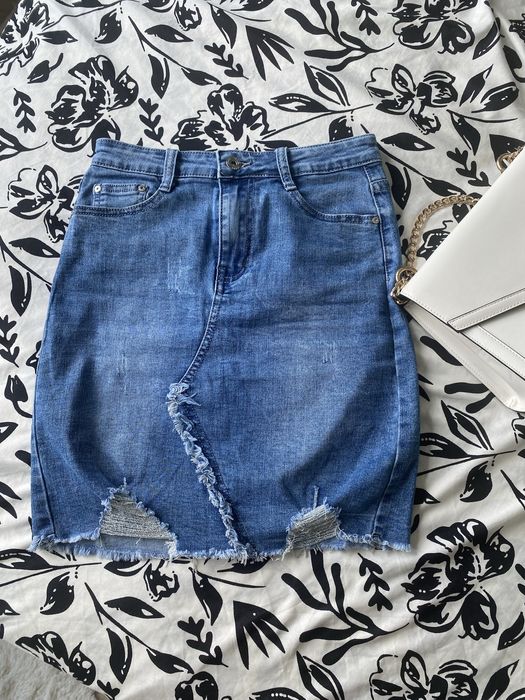 Дънкова пола. Размер с