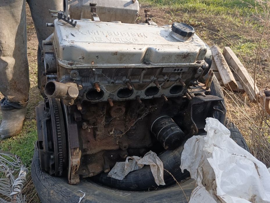 Продам двигатель на Митсубиси 1.8 обем