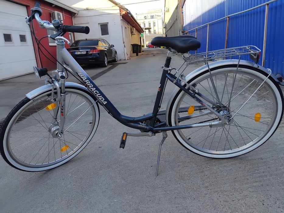 Vând bicicleta din aluminiu pentru damă