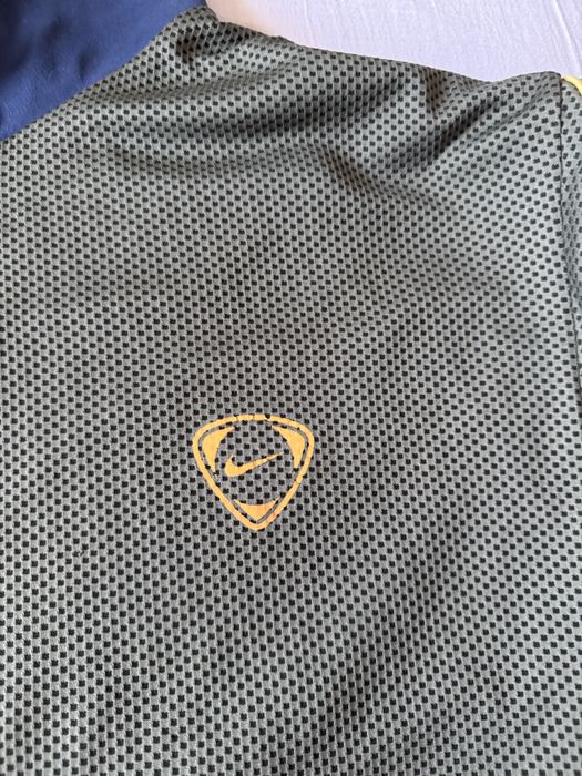 Tricou reversibil Nike “Mi Futbol” – 2 în 1, stil și funcționalitate