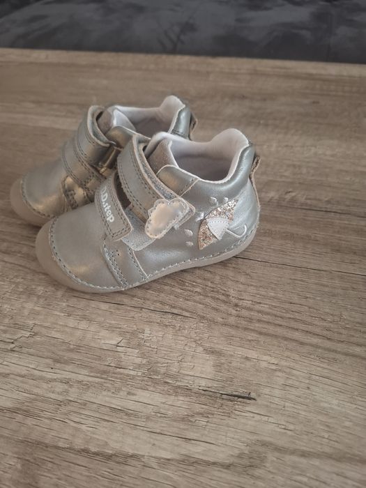 Обувки за момиче