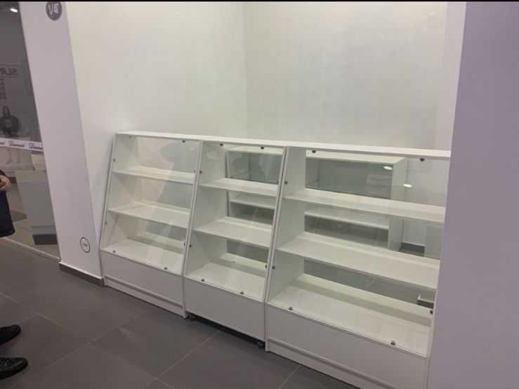 Продам стеллажи витрины полки