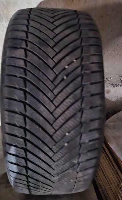 Шины 245х45х17 Империал  2 шт. Без шишек, без проколов.
