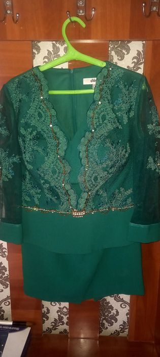 костюм юбка сотилади