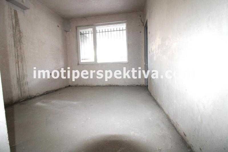 Продава се Тристаен апартамент в Пловдив, Център - 70 кв.м за 981 €/кв.м - Снимка #4