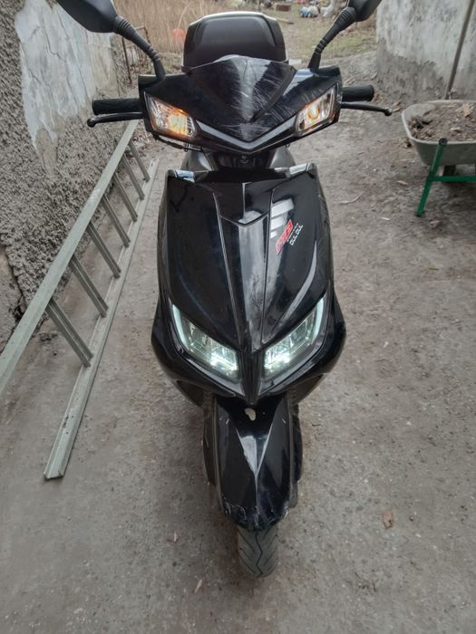 Продам два скутера