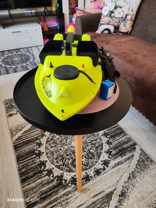 Лодка за захранка v18GB