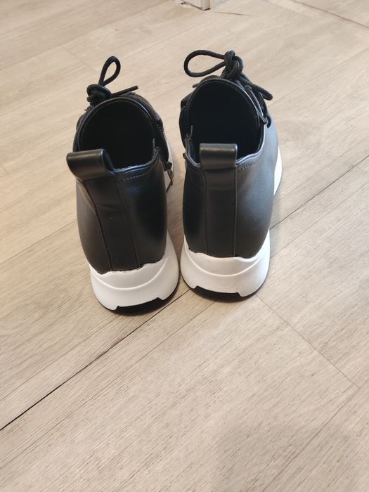 Зимняя обувь новая 35 размера