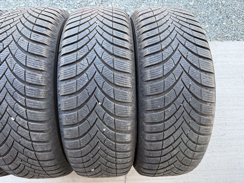 4бр. ОТЛИЧНИ Зимни Гуми С Борд 215/65R/16 **SEMPERIT** DOT:3224- 7.0мм.+6.2мм.