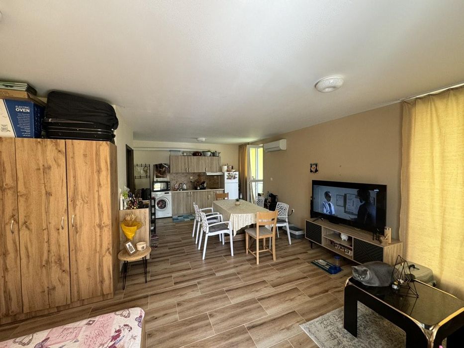 Дава се под наем Едностаен апартамент в Пловдив, Остромила - 40 кв.м за 315 € - Снимка #2