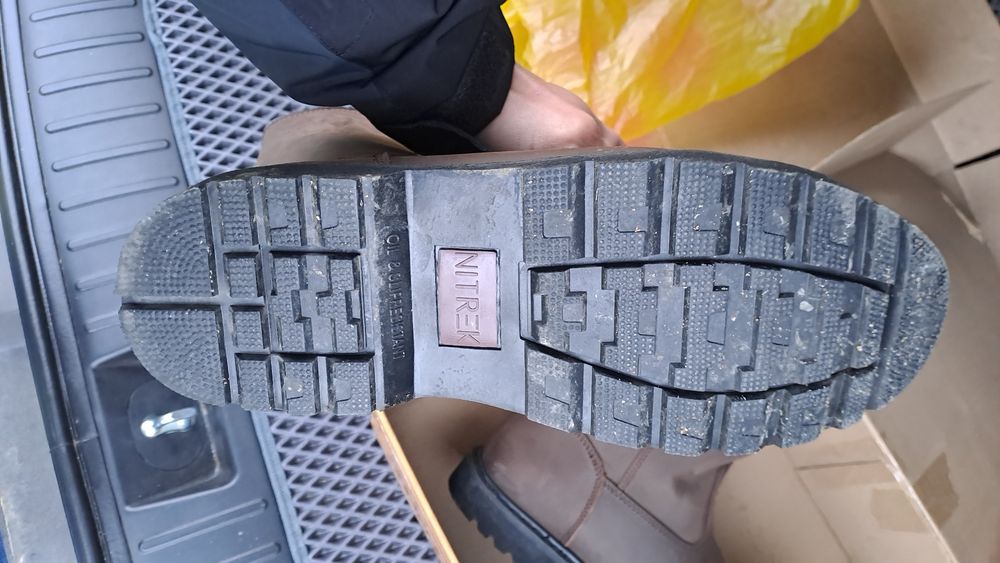 Продам спец ботинки от фирмы Samson