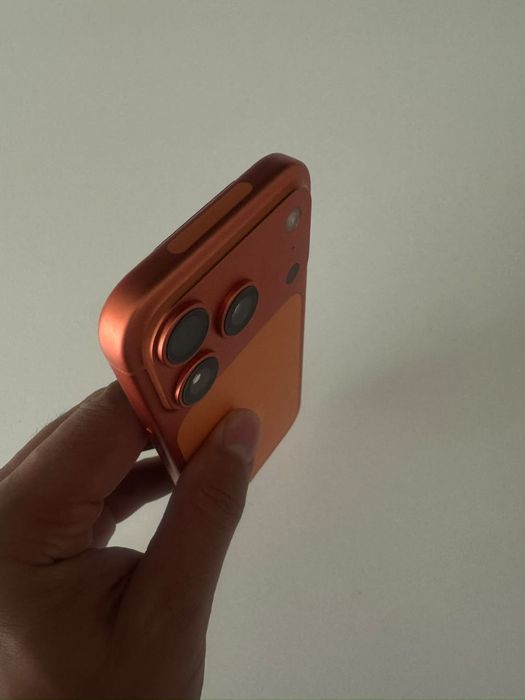 Продаю iPhone 17pro 256