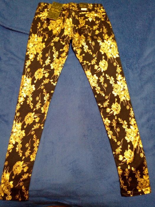 Бял гащеризон S-ка BERSHKA, дамски панталони-S,M/цени в описанието