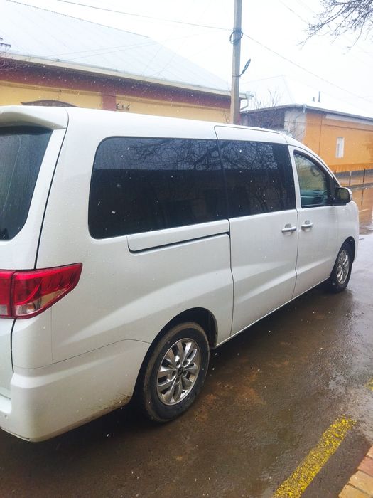 Жак микро автобус.