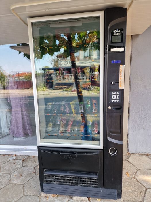 Necta Sfera вендинг машина за храна и напитки