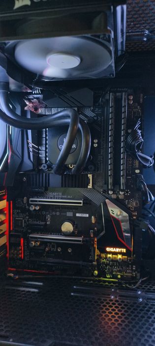 Kit gaming Intel i5 9600k + Gigabyte z390 gaming SLI