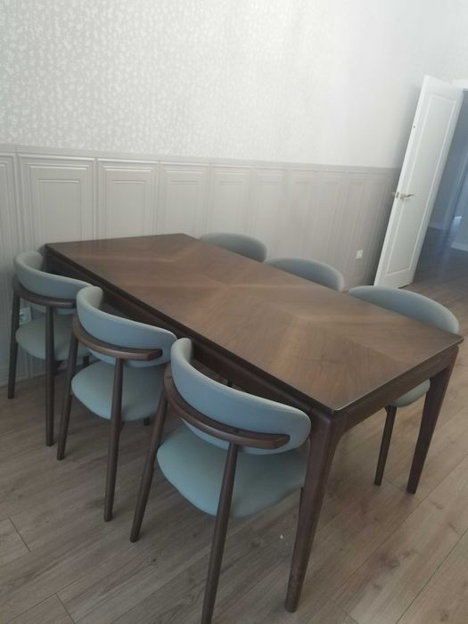 Продам стол с 6 стульями. Отличное качество