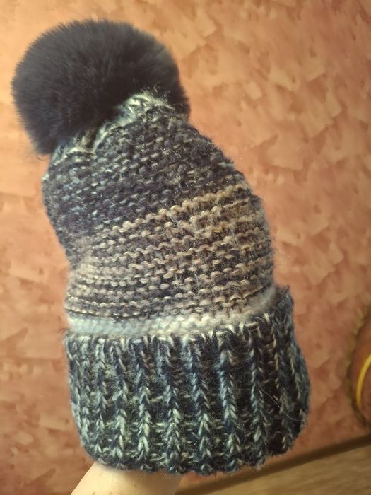 Продам  шапки женские