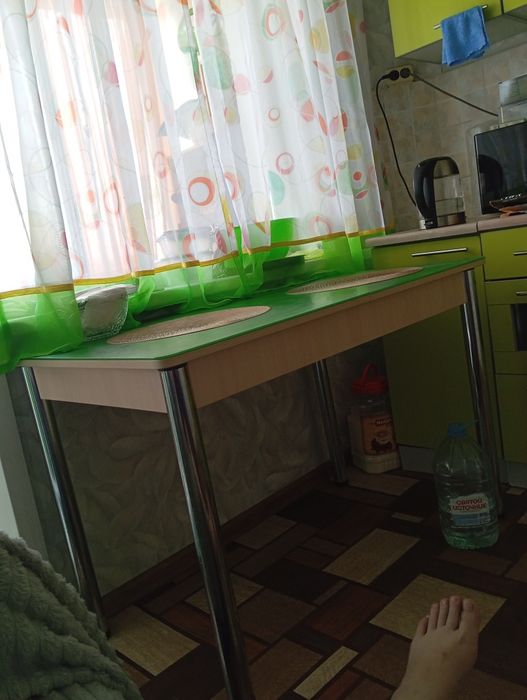 Продам стол 50000
