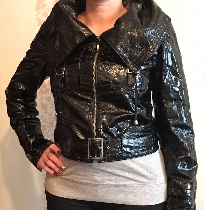 Кожаная лакированая куртка