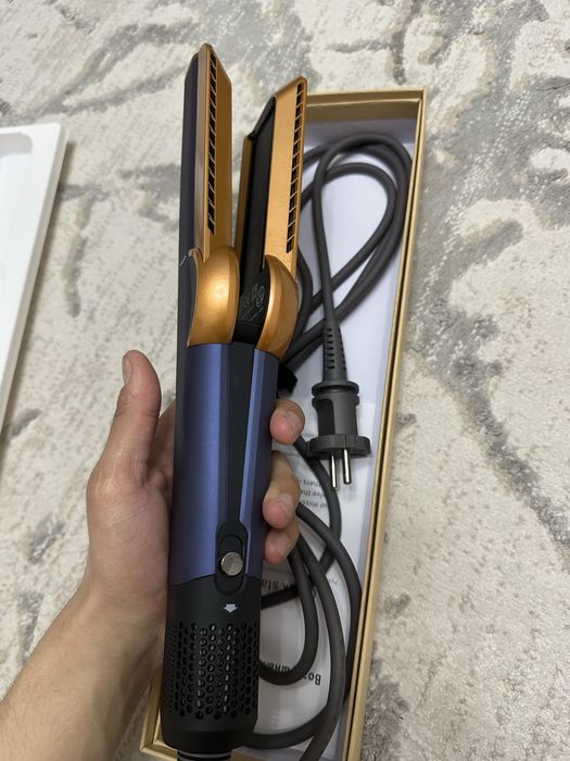 Продам фен-выпрямитель