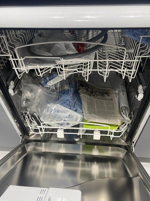 Продам посудомоечную машину