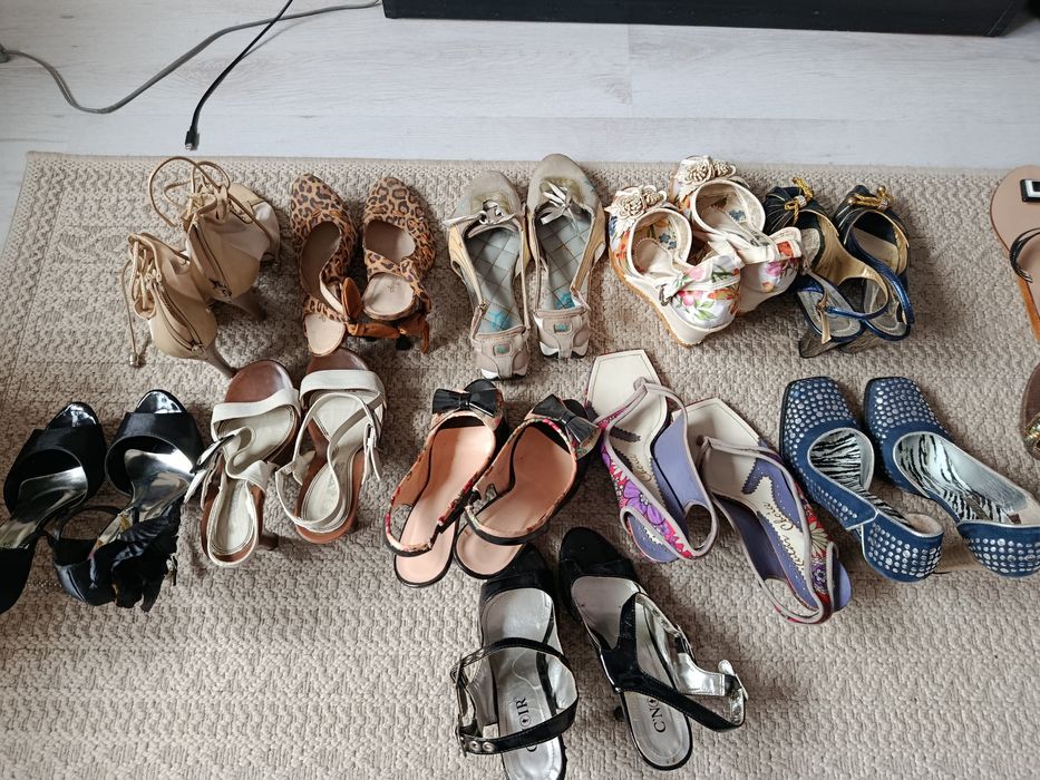 Дамски сандали и чехли,чехлите по 5 евро