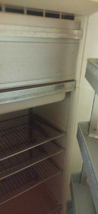 Продам новый холодильник ЗИЛ янги зур состояние