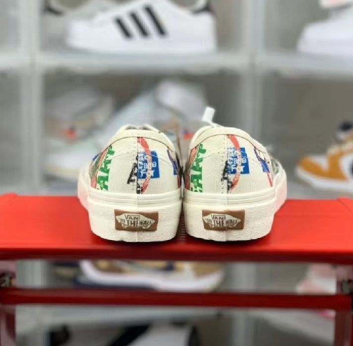 Новые Кеды фирмы Vans